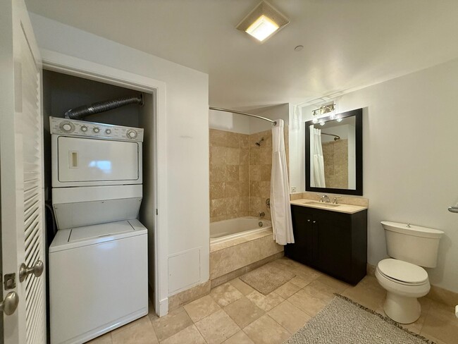 Building Photo - 105 Greene St