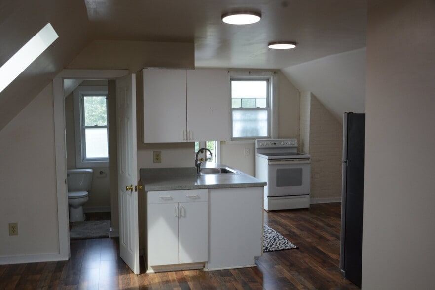 Building Photo - 120 W 5th Ave