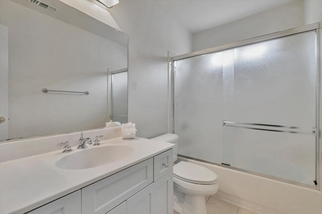 Building Photo - 5175 Trinity Park Dr