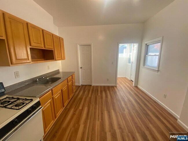 Building Photo - 29 High St