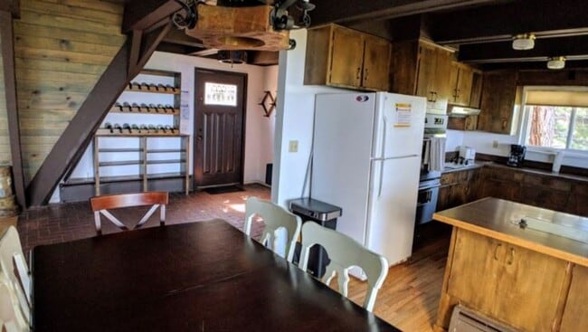 Building Photo - "Million Dollar Views" This home offers br...