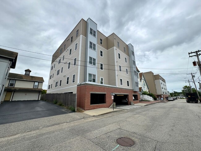 Building Photo - 16 Cutts Ave.