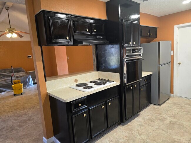 Building Photo - 7218 Oriole St