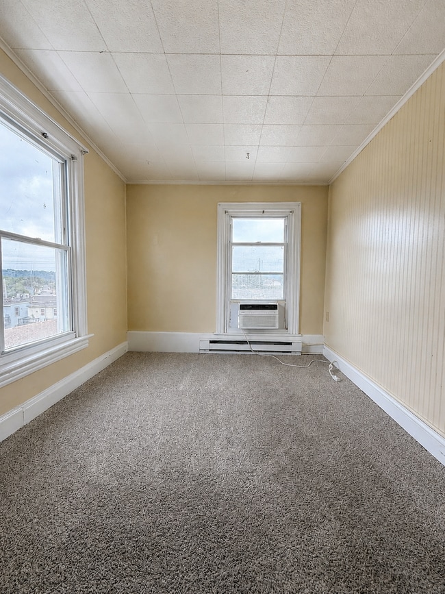 Building Photo - 166 Nissley St