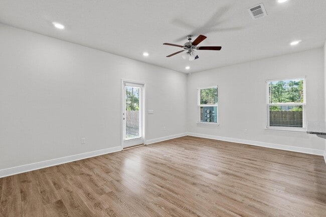 Building Photo - 227 Sandhill Pines Dr