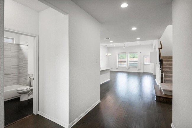 Building Photo - 405 Arrowhead Vine St