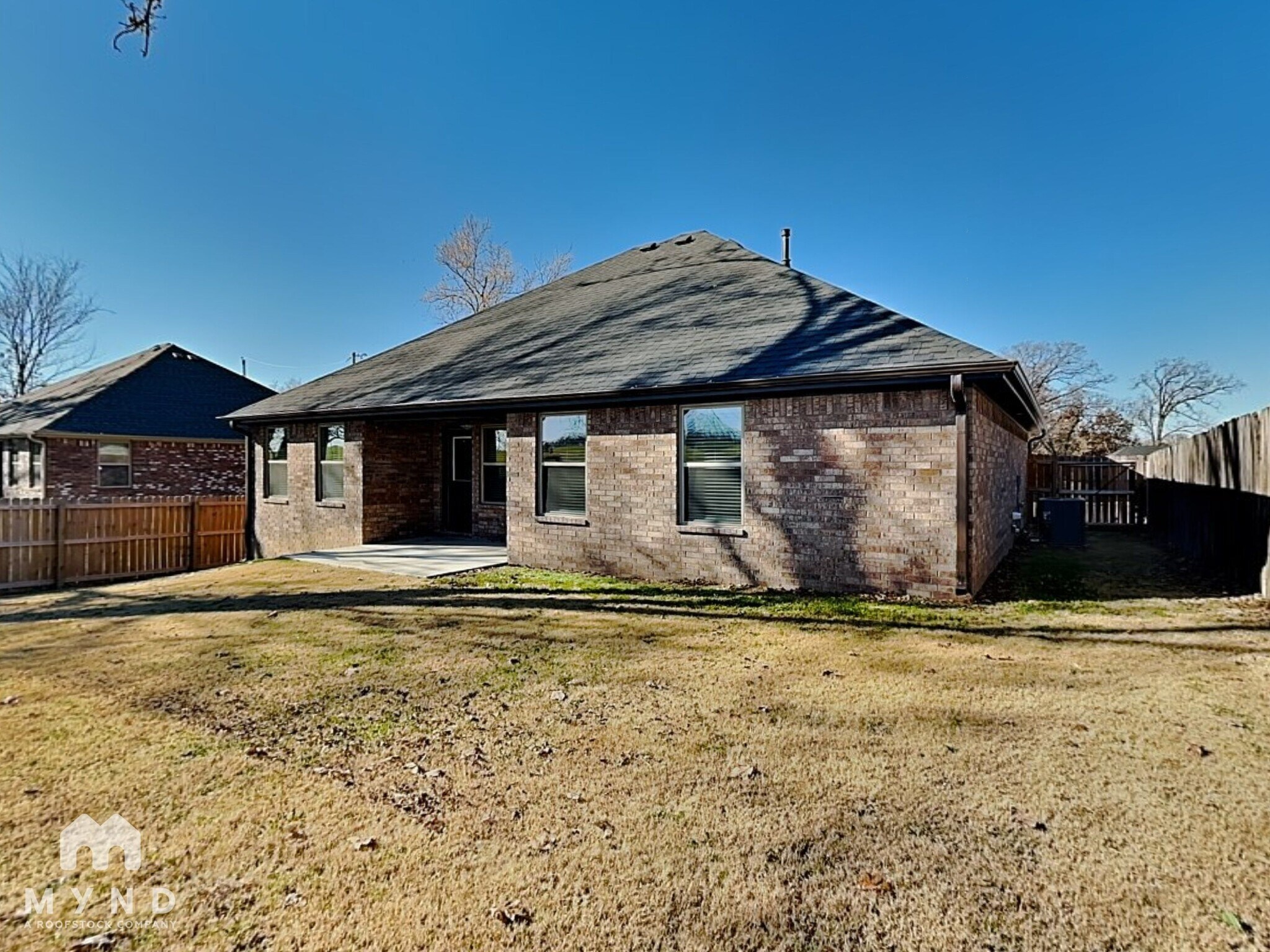 Building Photo - 1402 Love Ln