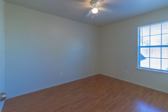 Building Photo - 6412 Temora Loop