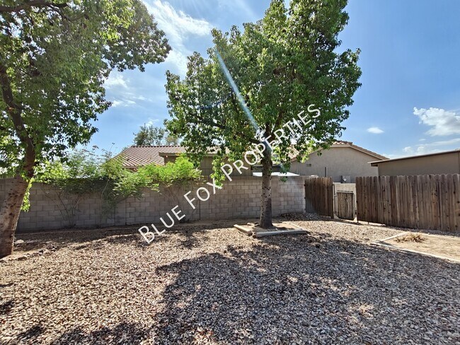 Building Photo - 5680 Shady Grove Dr
