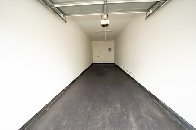 Building Photo - 5411 Camaguey St