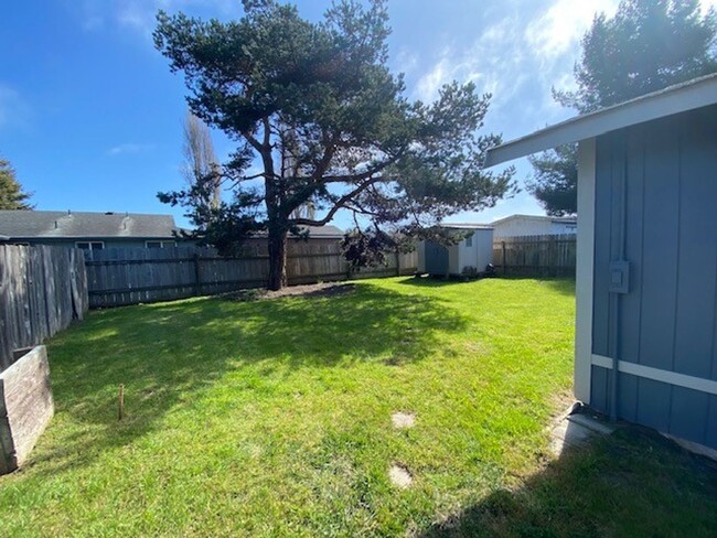 Building Photo - ARCATA! FULLY REMODELED 3 bedroom / 1.5 ba...