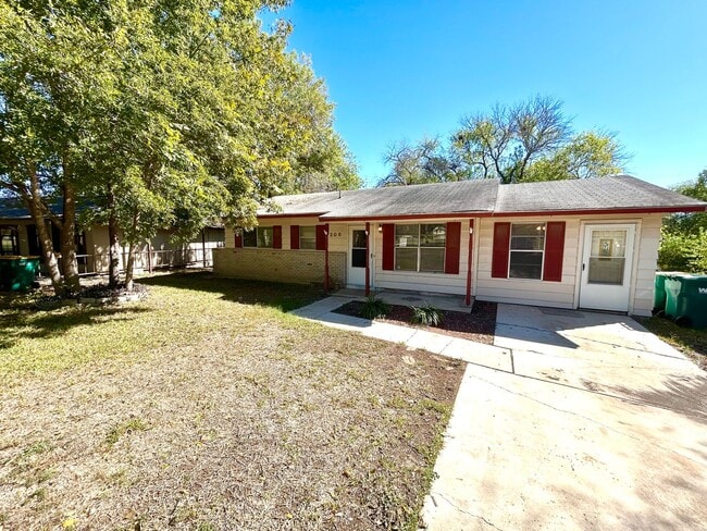 Building Photo - *COMING SOON* Cozy & Convenient – 3 Bedroom Home Near Shopping & Highways!