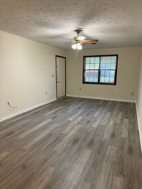 Building Photo - 109 Jay Ln