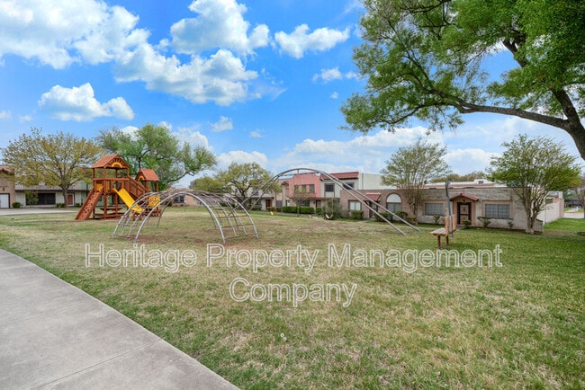 Building Photo - 10958 Crown Pk Ln