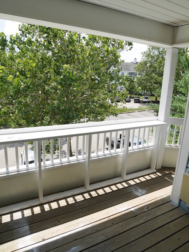 Building Photo - 2 Bedroom Condo Located in Villages of Montgomery Run- Ellicott City