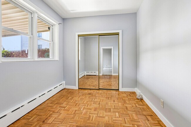 Building Photo - 628 Palisade Ave