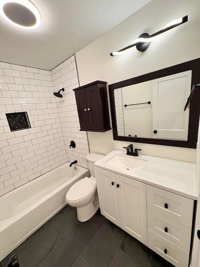 Building Photo - 6007 Crawford Dr