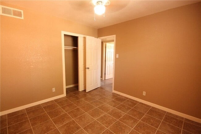 Building Photo - 10804 Gloster Ct