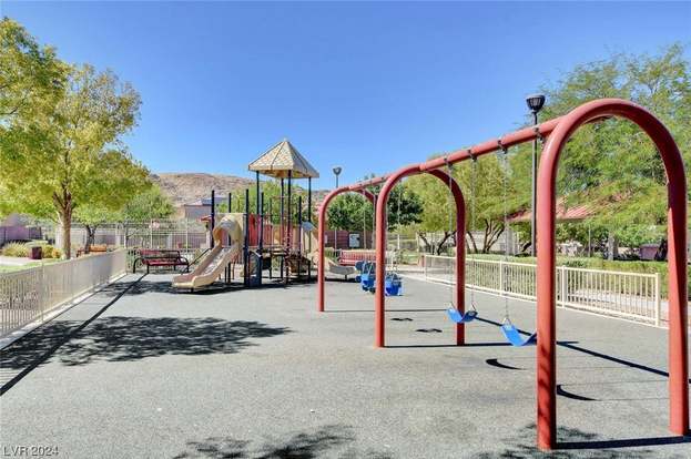 Building Photo - 9291 Hollander Ave