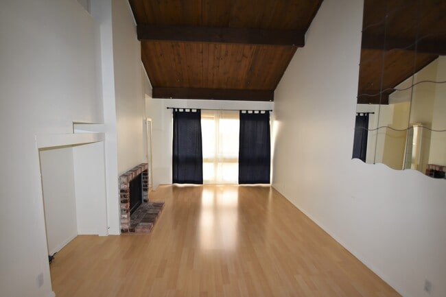 Building Photo - 827 Kingfisher Ter