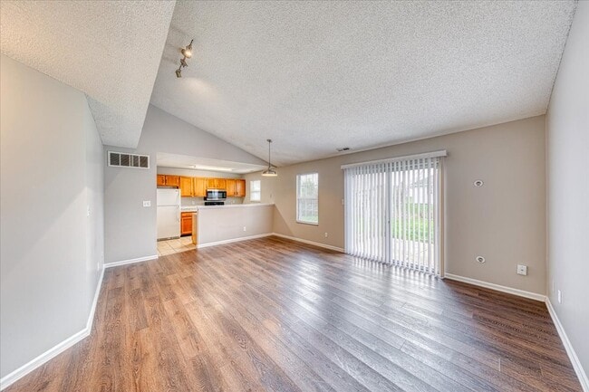 Building Photo - 2715 E 28th St