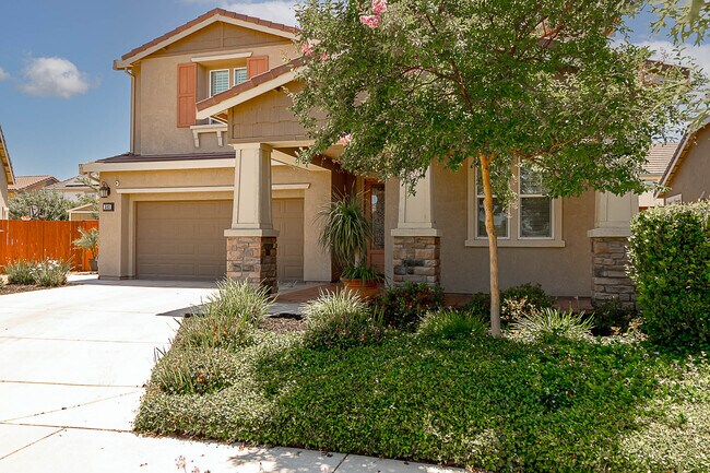 Building Photo - 582 Pasture Ave