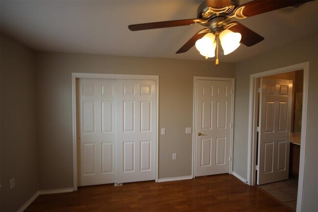 Building Photo - 5808 Angel Dr