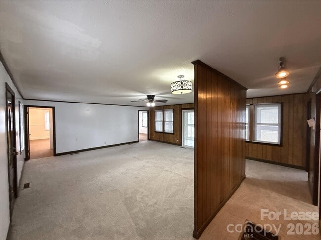 Building Photo - 3628 Brooks Ln