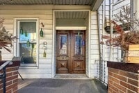 Building Photo - 207 Jewett Ave