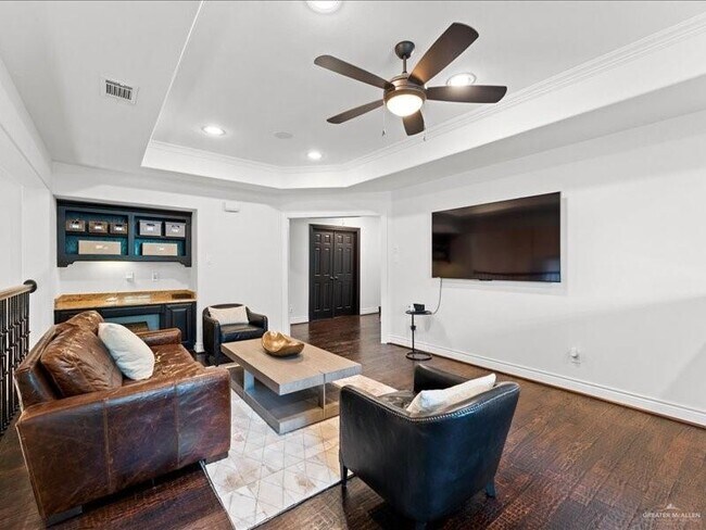 Building Photo - 7 Ivy Castle Ct