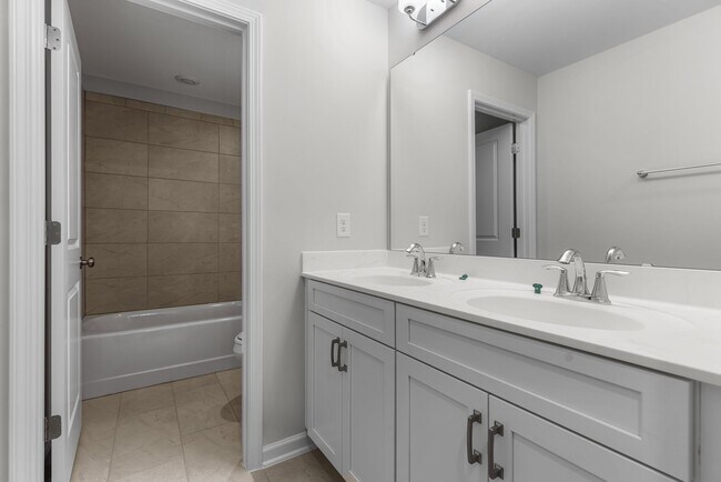 Building Photo - 2408 McKenzie Ridge Ln