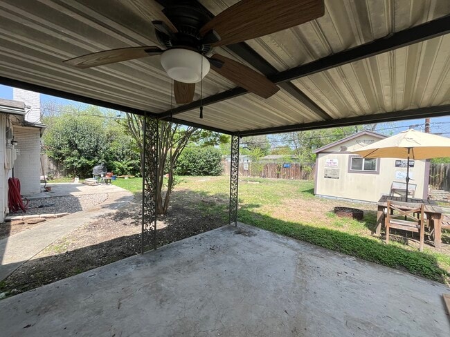 Building Photo - 419 Shannon Lee St