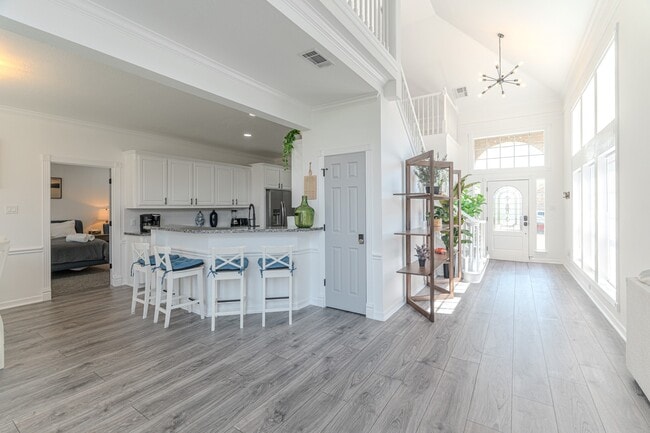 Building Photo - 3631 Country Club Blvd