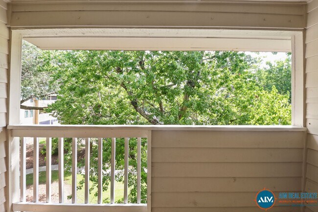 Building Photo - Move-In Ready 2 Bedroom Condo – Steps from Port Royal Sound - Available Now!