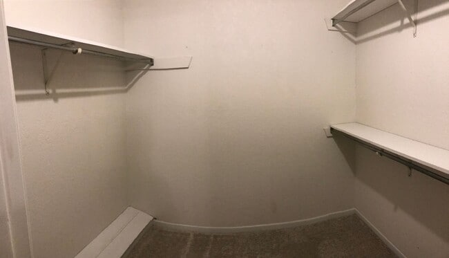 Building Photo - 1803 Fairway Dr