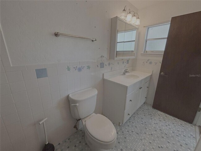 Building Photo - 6350 NE 86th Ave