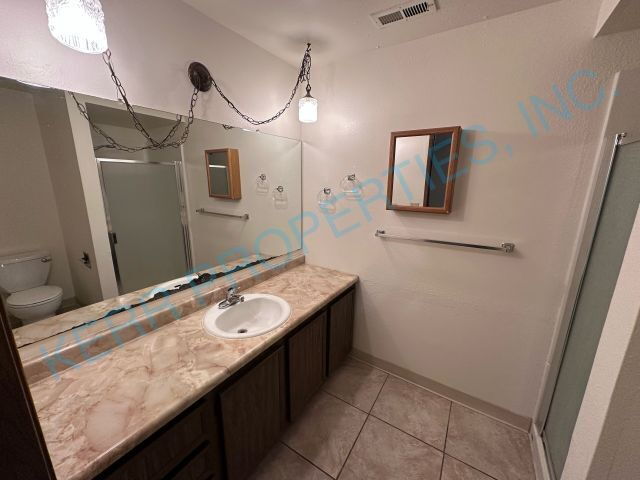 Building Photo - 509 SE 15th St