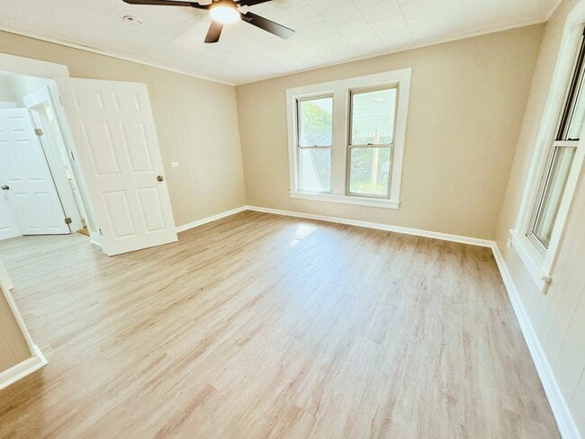 Building Photo - 1016 Sulphur Springs Rd