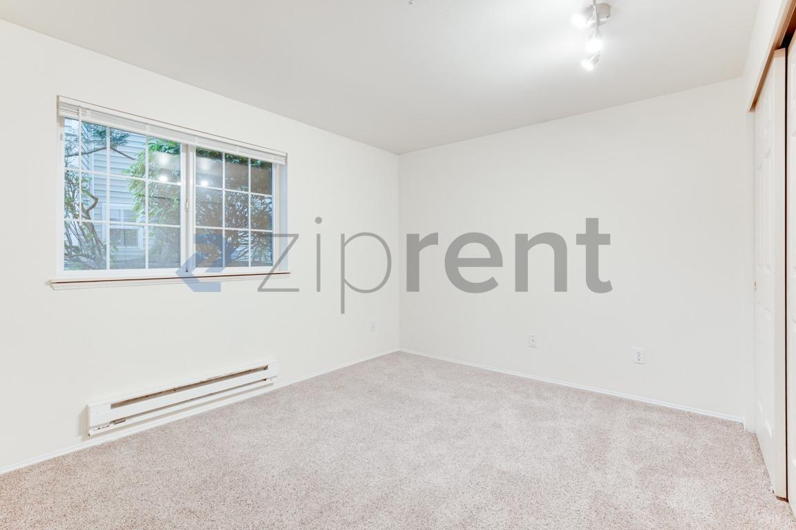 Building Photo - 1674 118th Ave SE