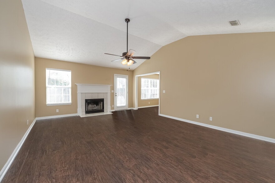 Building Photo - 1185 Tiree Dr