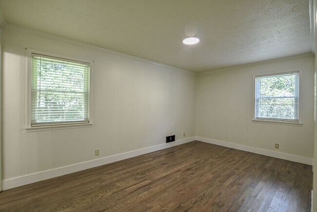 Building Photo - 1220 Ridge Rd