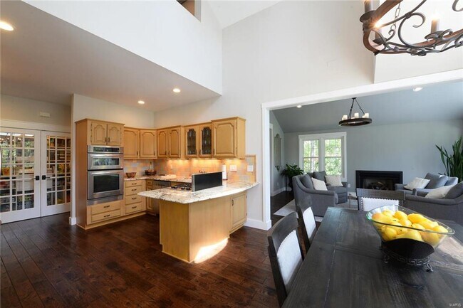 Building Photo - 1306 S Geyer Rd