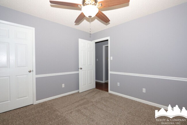 Building Photo - 2573 Laurelcrest Dr