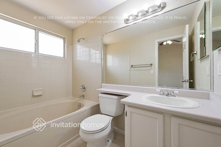 Building Photo - 9636 Lameria Dr
