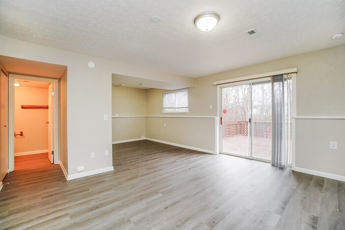 Building Photo - 675 Cherryhaven Dr