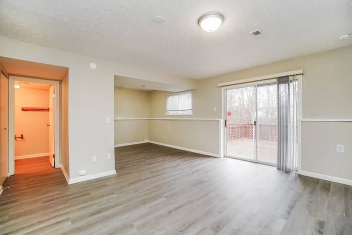 Building Photo - 675 Cherryhaven Dr