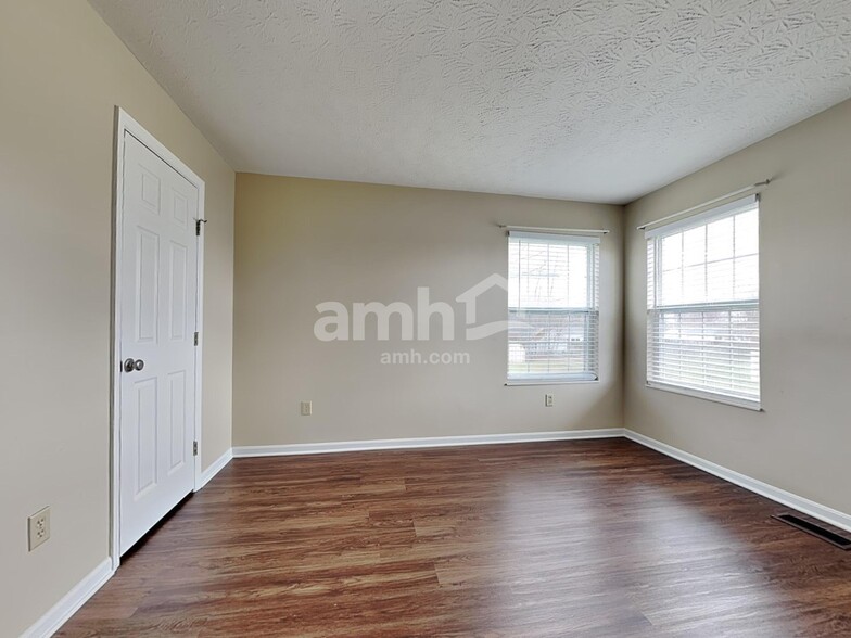 Building Photo - 30 Sandpiper Ct