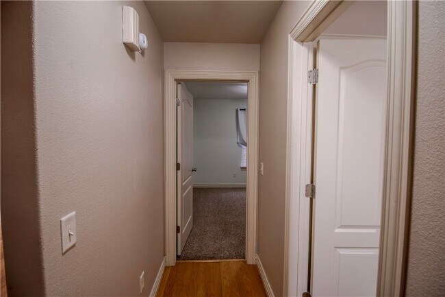 Building Photo - 202 Dawn Dr