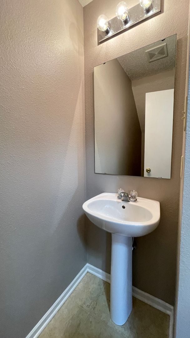 Building Photo - 3 Bedroom, 2.5 Bath Home Located in South Lafayette