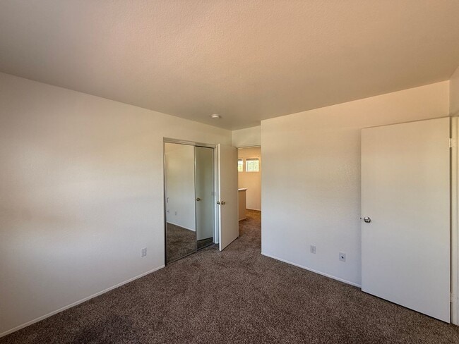 Building Photo - Beautiful 3B/2.5BA Home in Mira Mesa for R...